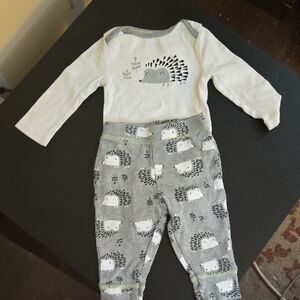 Cloud Island White/Gray Baby Pajama Set Hedgehog 6-9 Months